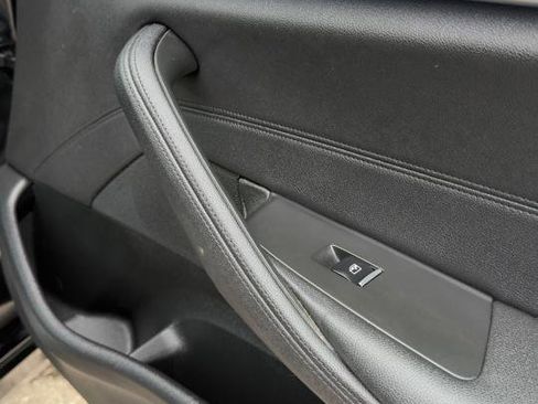 Used 2019 BMW 530i xDrive w/ Convenience Package image 47