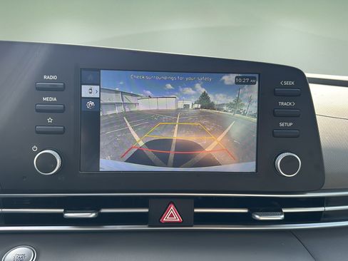 Used 2025 Hyundai Elantra Sport FWD image 12