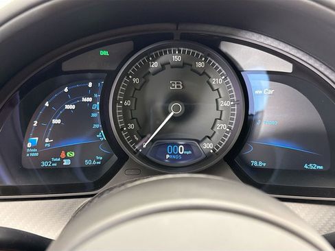 Used 2023 Bugatti Chiron Super Sport AWD/4WD image 34