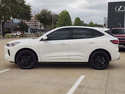 Used 2025 Ford Escape ST-Line Elite w/ Premium Technology Package image 4