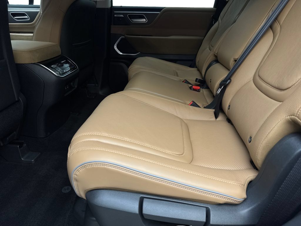 Used 2025 INFINITI QX80 Luxe AWD/4WD image 33