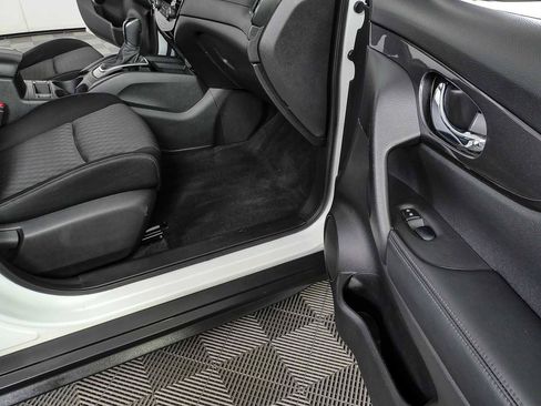 Used 2020 Nissan Rogue S w/ Special Edition Package FWD image 22