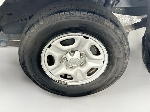 Used 2010 Toyota Tacoma 2WD Regular Cab image 11