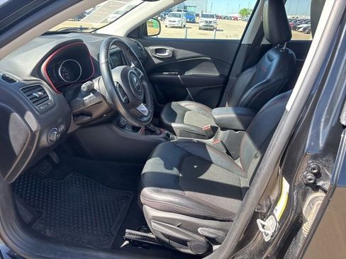 Used 2020 Jeep Compass Trailhawk w/ Cold Weather Group AWD/4WD image 6