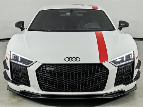 Used 2018 Audi R8 V10 RWD image 4