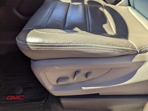 Used 2017 GMC Yukon Denali w/ Open Road Package image 11