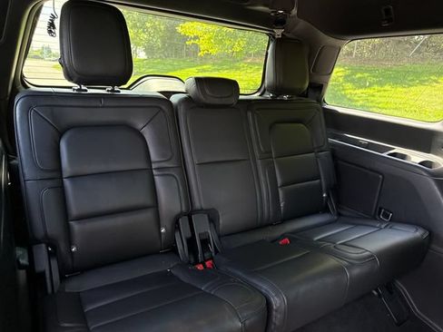 Used 2018 Lincoln Navigator Reserve w/ Technology Package AWD/4WD image 17