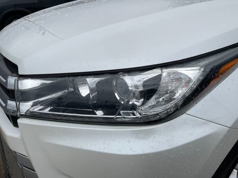 Used 2019 Toyota Highlander Limited image 9