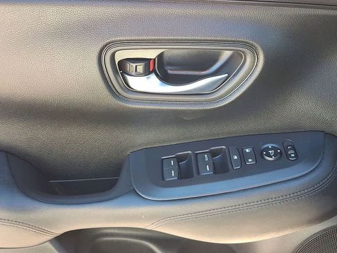 Used 2023 Honda HR-V LX image 10