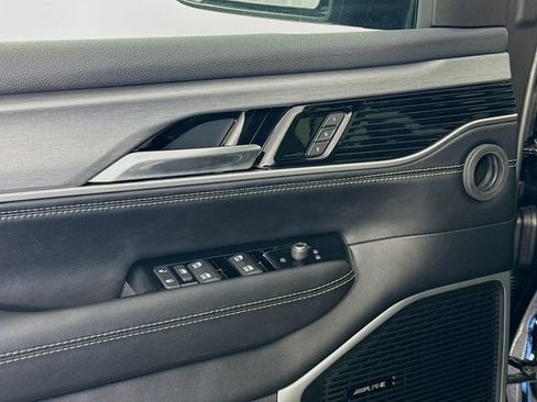 New 2026 Jeep Grand Wagoneer 4WD w/ Premium Group I image 18