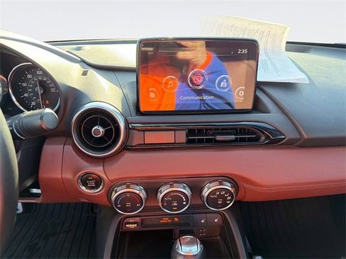 Used 2019 MAZDA MX-5 Miata RF Grand Touring image 21