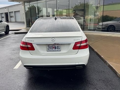 Used 2013 Mercedes-Benz E 350 4MATIC Sedan image 4