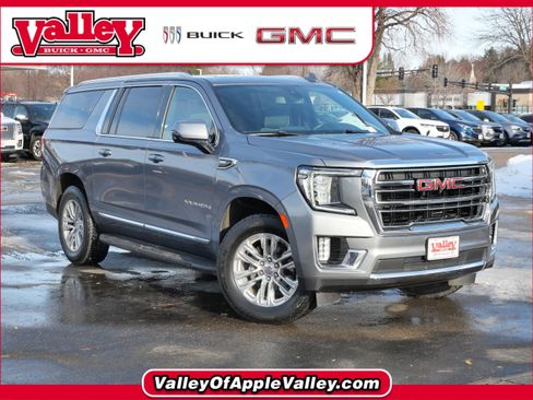 Used 2022 GMC Yukon XL SLT w/ SLT Premium Package image 1