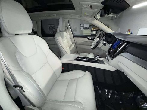 Used 2025 Volvo XC60 T8 Ultra w/ Protection Package Premier AWD/4WD image 14