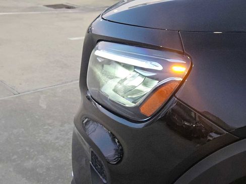 Used 2025 Mercedes-Benz GLB 250 image 10