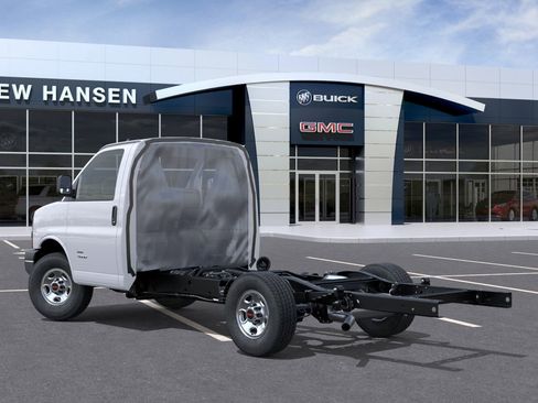 New 2025 GMC Savana 3500 Work Van w/ Power Convenience Package image 3