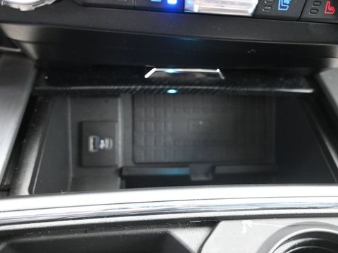 Used 2022 Ford F450 Platinum w/ FX4 Off-Road Package image 30