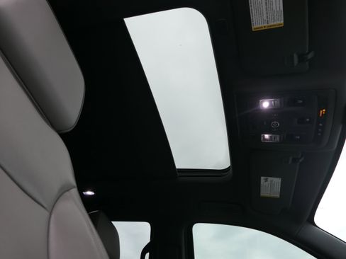 Used 2021 GMC Yukon SLT w/ SLT Luxury Plus Package image 26