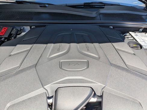 Certified 2025 Porsche Cayenne image 28