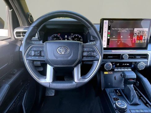 Used 2025 Toyota 4Runner TRD Off-Road Premium AWD/4WD image 6
