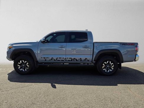 Used 2020 Toyota Tacoma TRD Off-Road AWD/4WD image 7