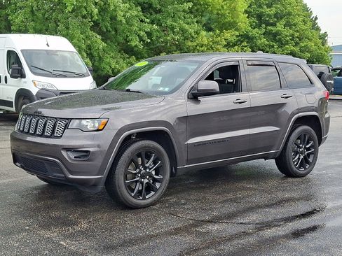 Used 2021 Jeep Grand Cherokee Laredo X AWD/4WD image 7