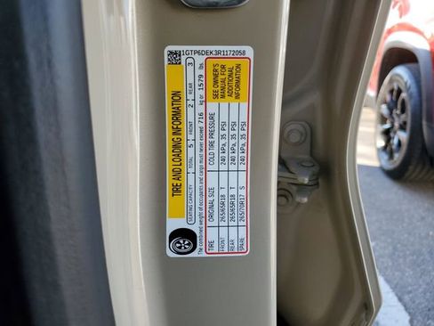 Used 2024 GMC Canyon AT4 image 31