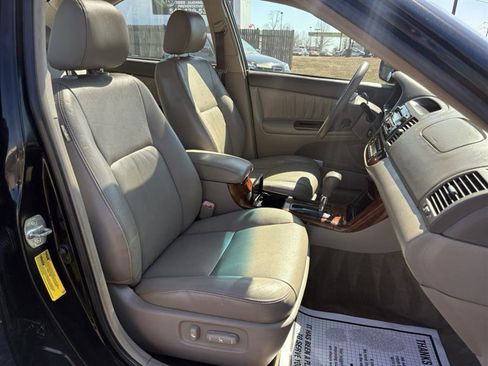 Used 2006 Toyota Camry V6 image 19