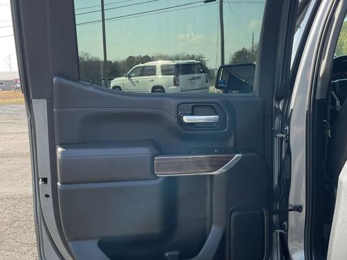 Used 2021 Chevrolet Silverado 1500 LT Trail Boss w/ Convenience Package II image 45