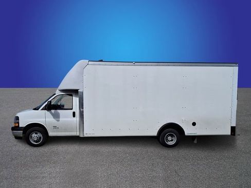 New 2025 Chevrolet Express 4500 Extended w/ Power Convenience Package RWD image 4