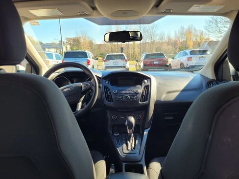 Used 2017 Ford Focus SE FWD image 21