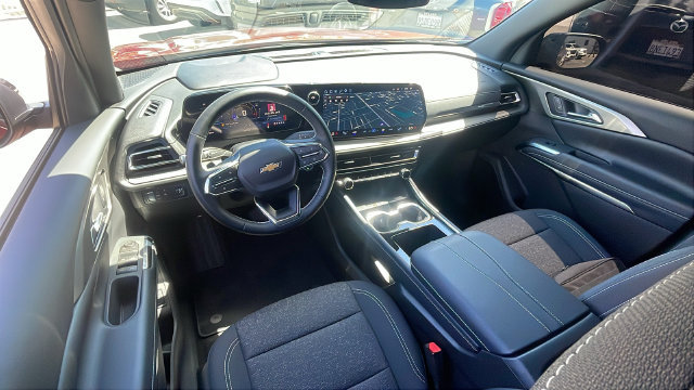 Used 2026 Chevrolet Traverse LT w/ LPO, Cargo Package FWD image 14
