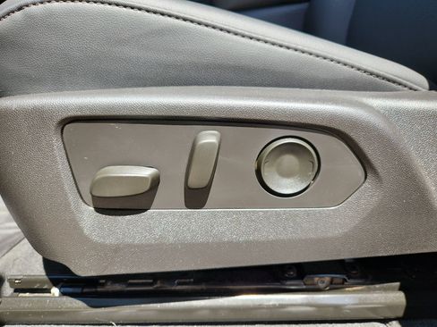 Used 2026 Chevrolet Colorado Trail Boss AWD/4WD image 10