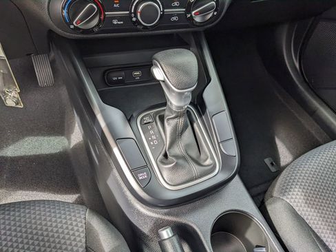 Certified 2025 Kia Soul LX image 26