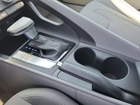 Certified 2026 Hyundai Elantra SE FWD image 14