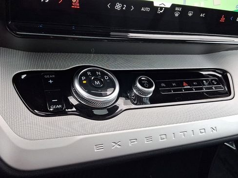 Used 2025 Ford Expedition Max Active image 16