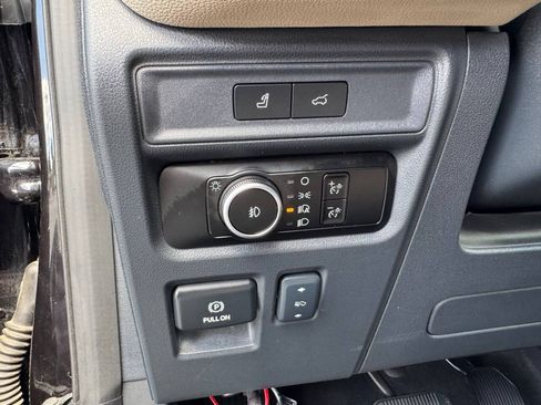 Used 2024 Ford Expedition Limited AWD/4WD image 19