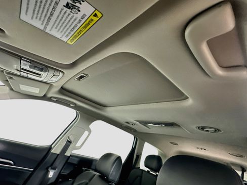 Used 2025 Kia Telluride S FWD image 26
