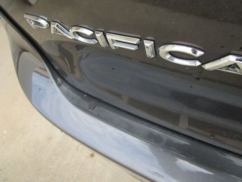 Used 2022 Chrysler Pacifica Limited image 10