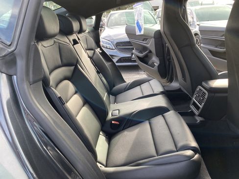 Used 2021 Porsche Taycan image 21