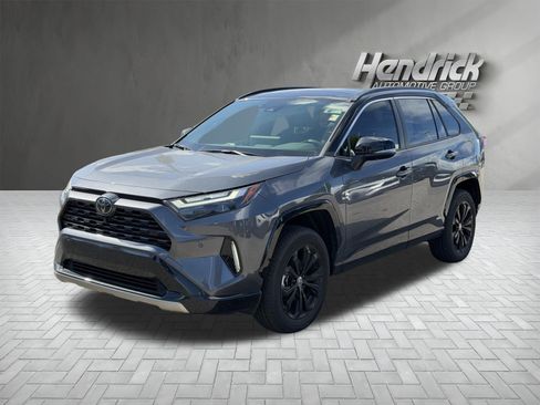 Used 2025 Toyota RAV4 XSE w/ Advanced Technology Package AWD/4WD image 5