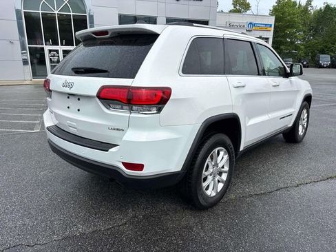 Used 2021 Jeep Grand Cherokee Laredo AWD/4WD image 3