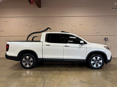 Used 2017 Honda Ridgeline RTL-E image 2
