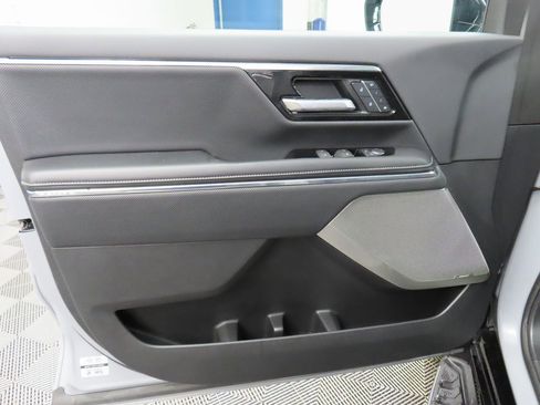 Used 2025 GMC Sierra EV Denali image 71