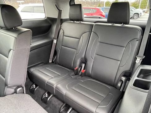 Used 2023 GMC Acadia SLT FWD image 31