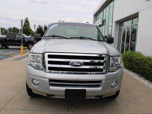Used 2011 Ford Expedition XLT AWD/4WD image 2
