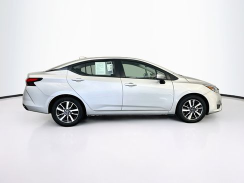 Used 2025 Nissan Versa SV FWD image 10