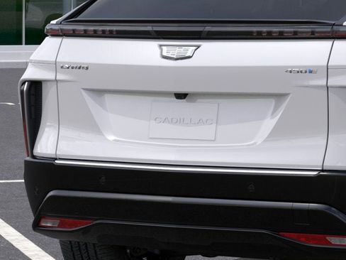 New 2025 Cadillac Lyriq Luxury image 38