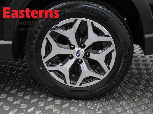 Used 2023 Subaru Forester Premium AWD/4WD image 37