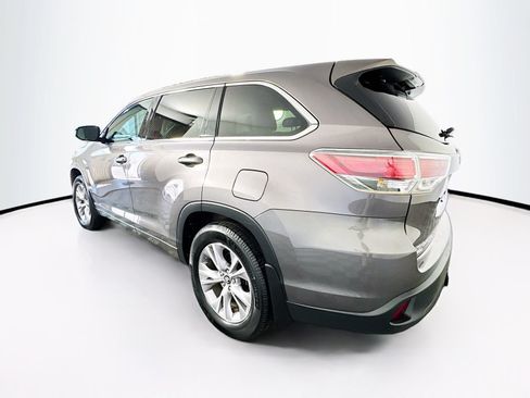 Used 2016 Toyota Highlander Plus AWD/4WD image 5